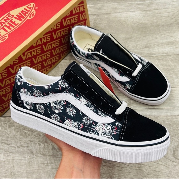 Vans Shoes - NWT Vans Old Skool Flash Skulls